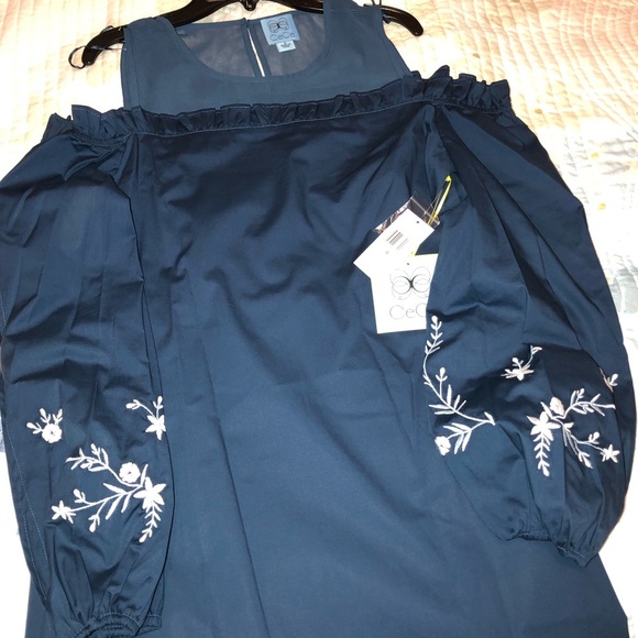 Cold-Shoulder Embroidered-Sleeve Dress - Picture 5 of 8